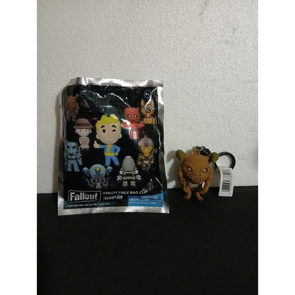Bestheda Fallout Deathclaw Bag Clip Key Chain Monogram Zenimax Collectible